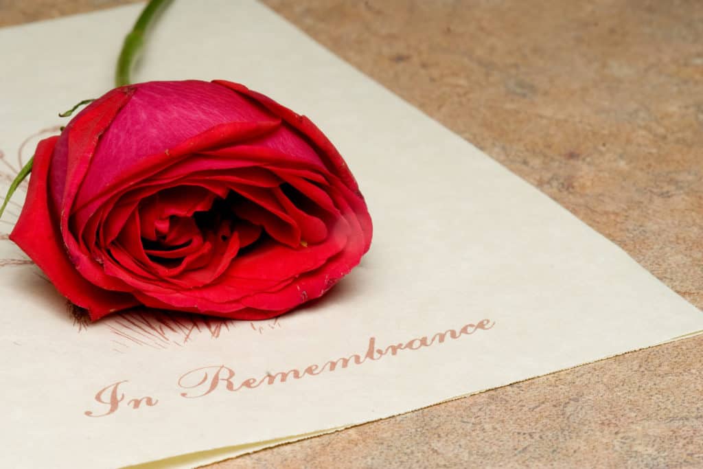 11 Tips on How to Host a Cremation Ceremony for Your Loved One
